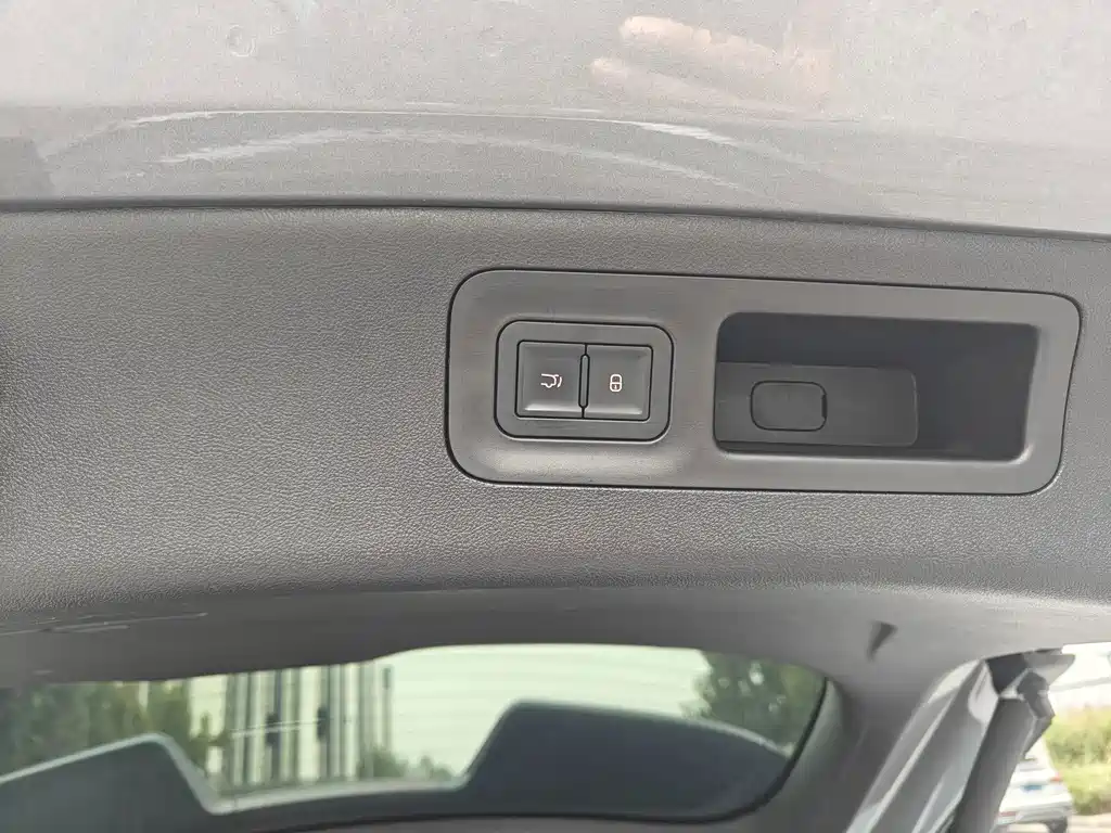 BYD L DM-i — миниатюра 12