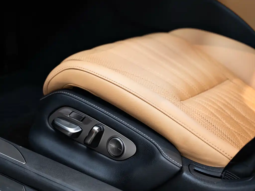Lexus LS — миниатюра 21