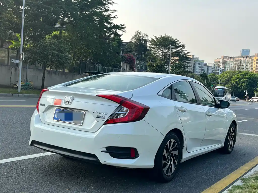 Honda Civic — миниатюра 6