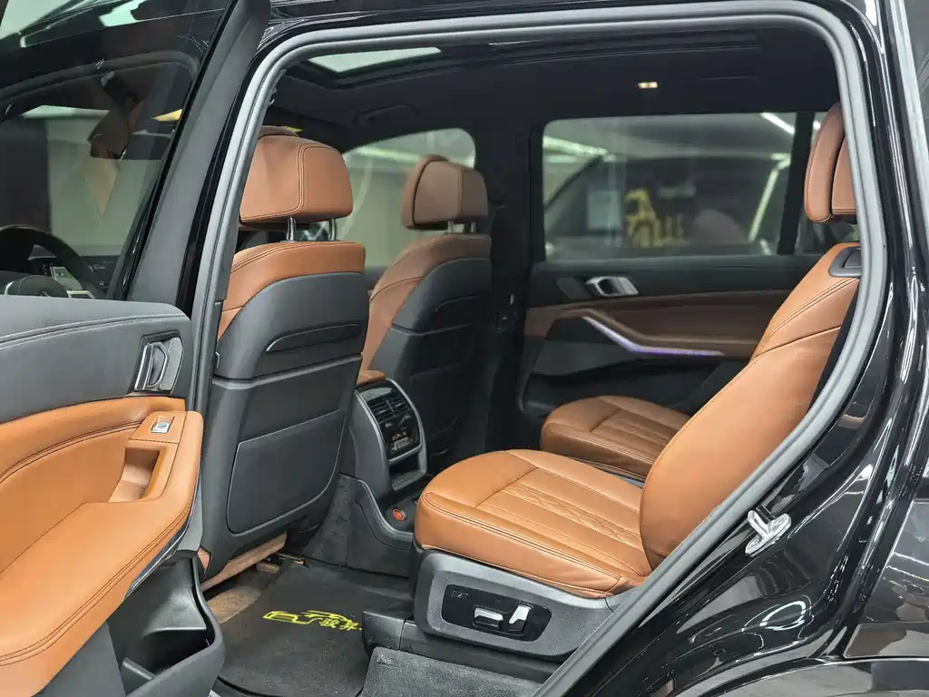 BMW X7 — миниатюра 11