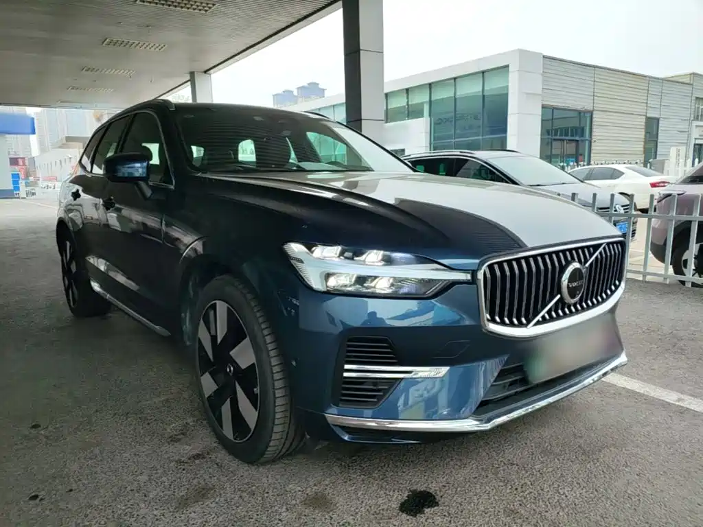 Volvo XC60 PHEV — миниатюра 4