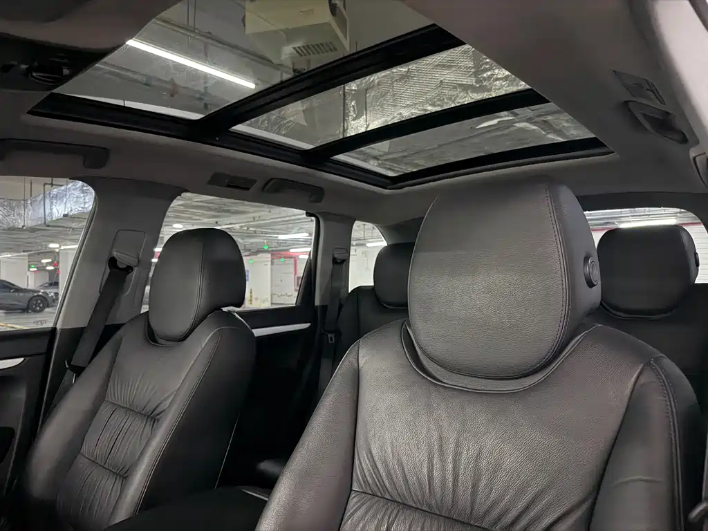 Porsche Cayenne — миниатюра 10