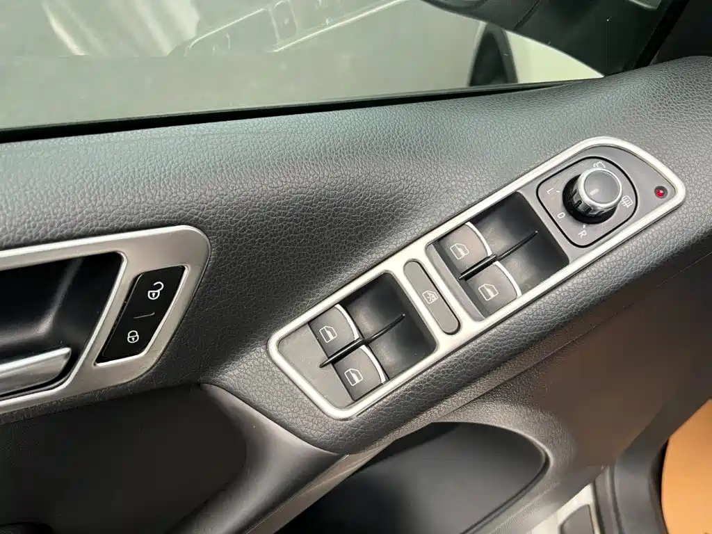 Volkswagen Tiguan — миниатюра 7
