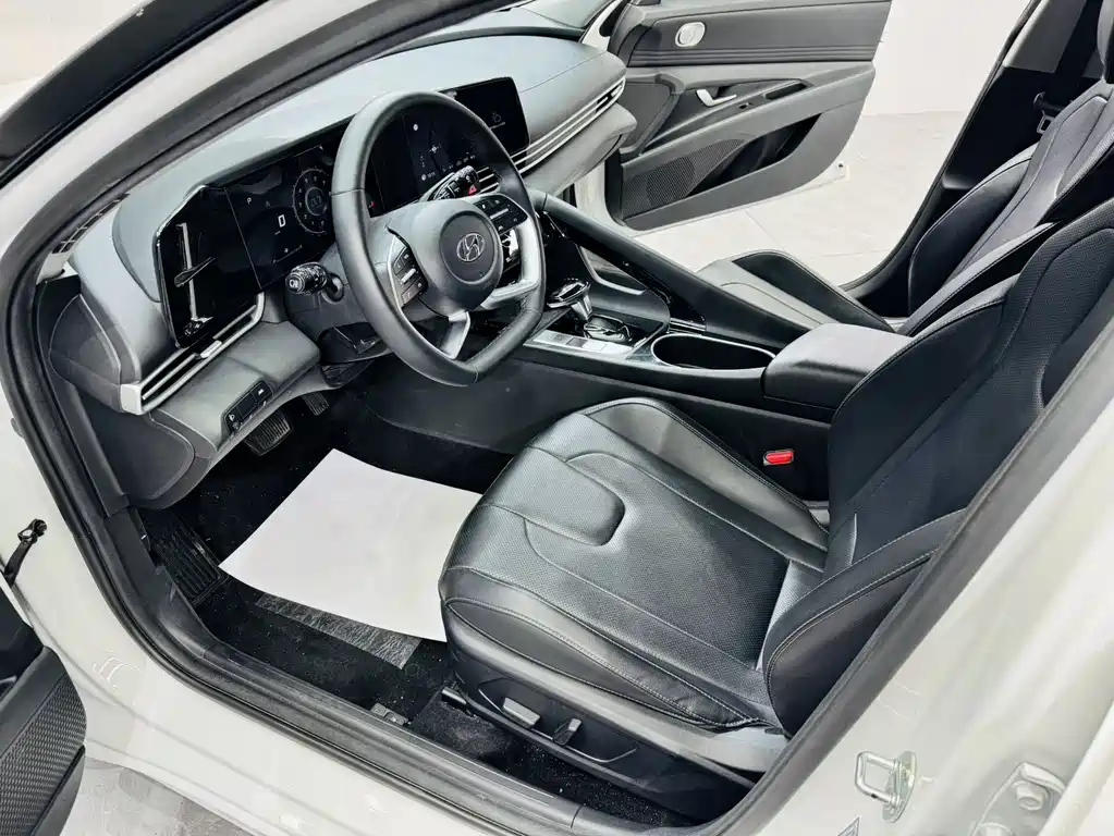 Hyundai Elantra — миниатюра 7