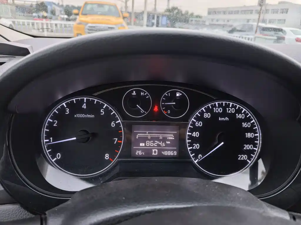Nissan Tiida — миниатюра 9