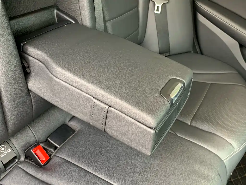 Mercedes-Benz C-Class - фото 31