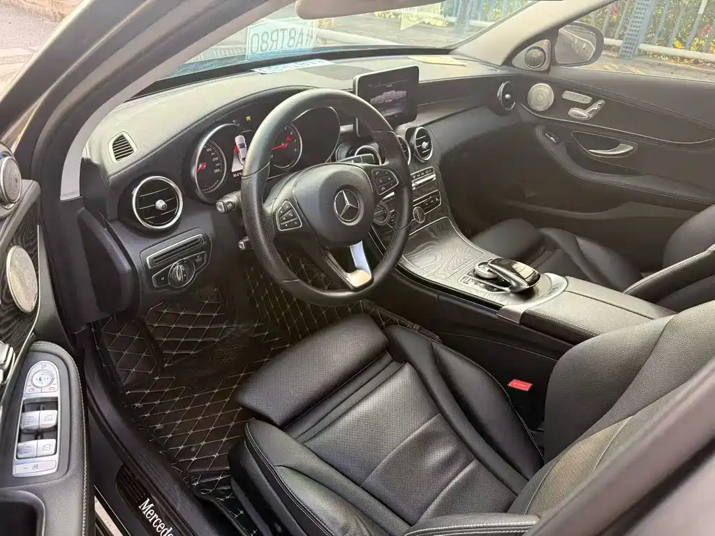 Mercedes-Benz C-Class — миниатюра 5