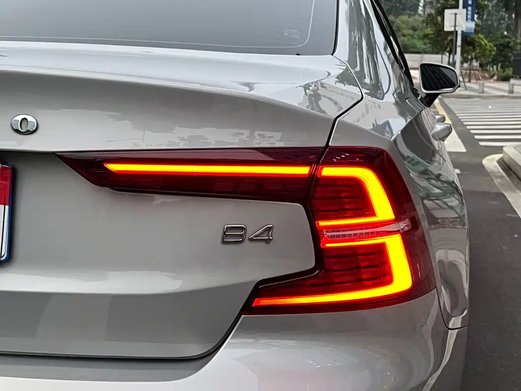Volvo S60 — миниатюра 28