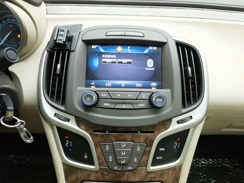 Buick LaCrosse — миниатюра 12