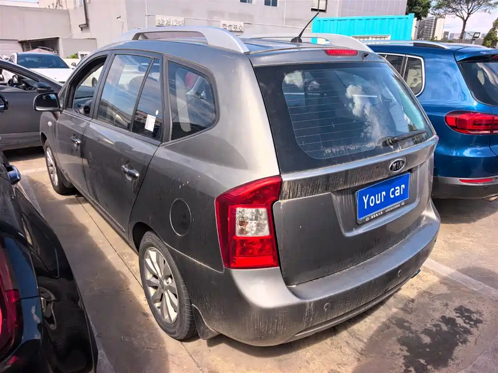 Kia Carens — миниатюра 3
