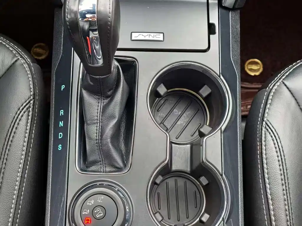 Ford Explorer (Import) — миниатюра 17