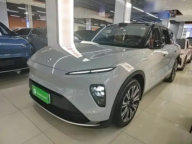 NIO ES8