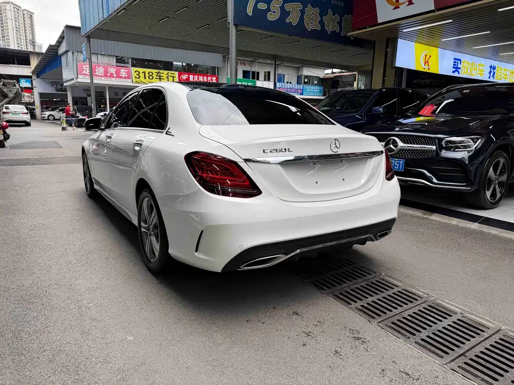 Mercedes-Benz C-Class — миниатюра 6