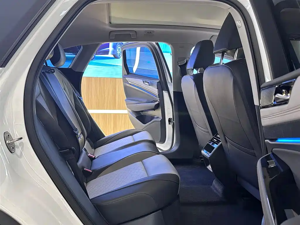 VOLKSWAGEN ID.7 VIZZION