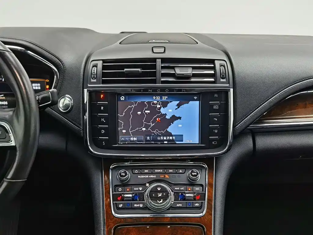 Lincoln Continental — миниатюра 12
