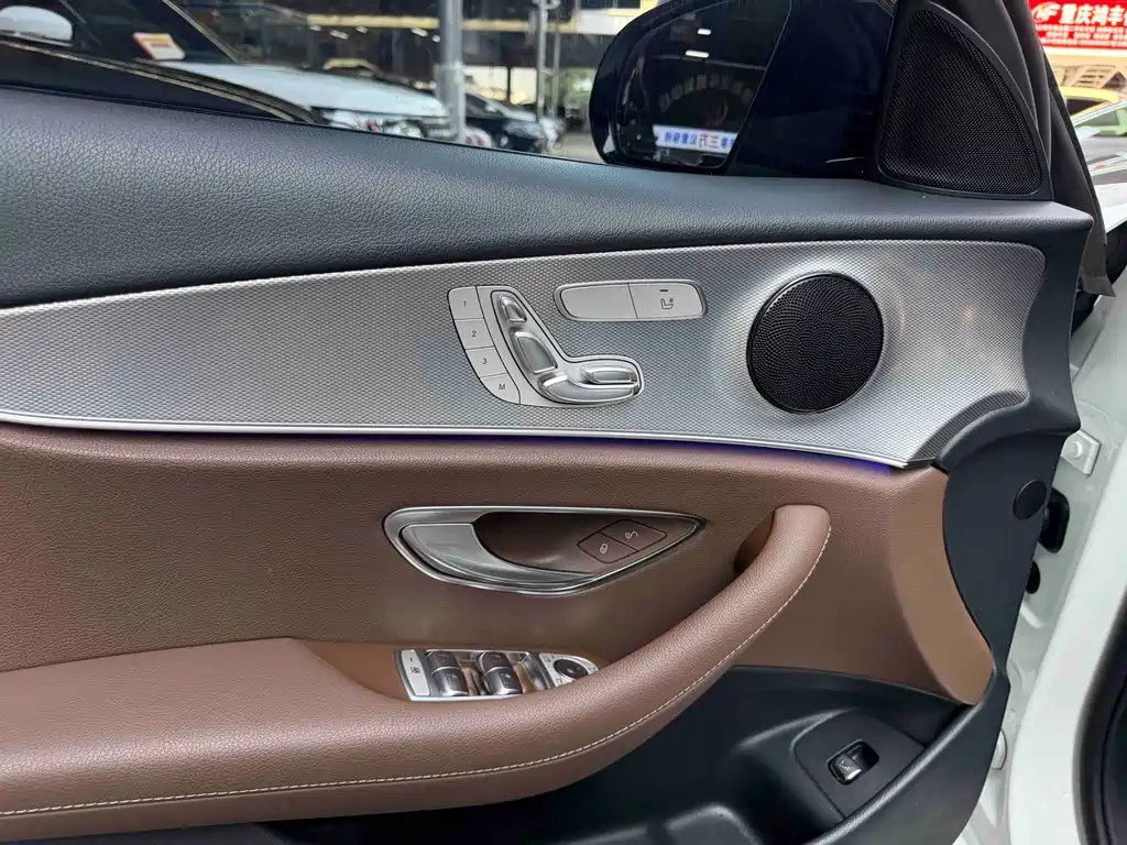 Mercedes-Benz E-Class (Import) — миниатюра 12