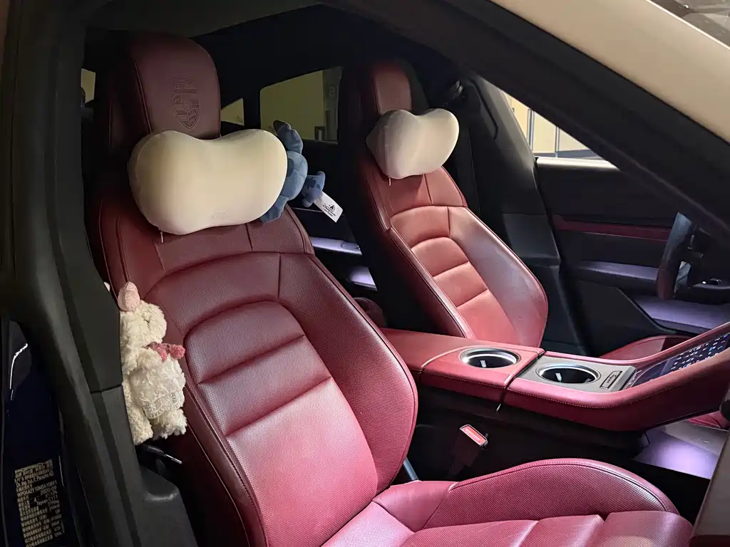 Porsche Taycan — миниатюра 12