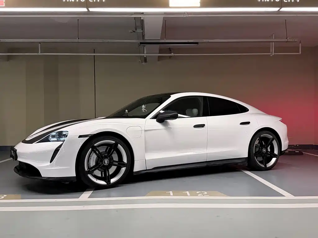 Porsche Taycan — миниатюра 3