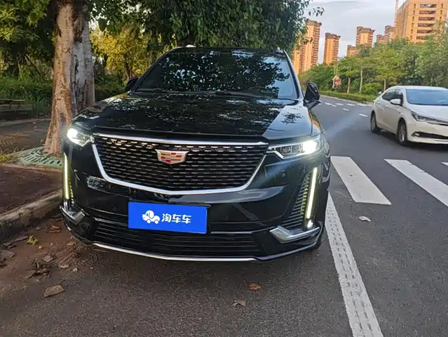 CADILLAC XT6