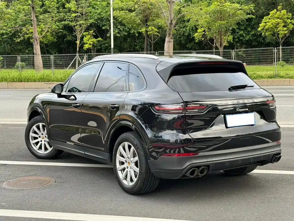 Porsche Cayenne — миниатюра 8