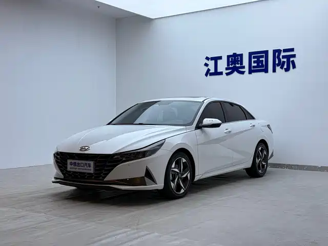 HYUNDAI ELANTRA