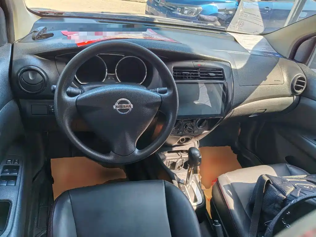 Nissan Livina — миниатюра 10