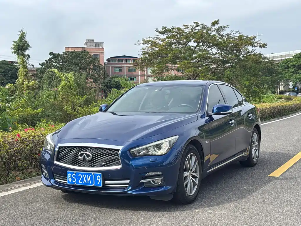 INFINITI Q50L