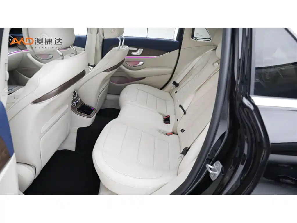 Mercedes-Benz E-Class — миниатюра 7