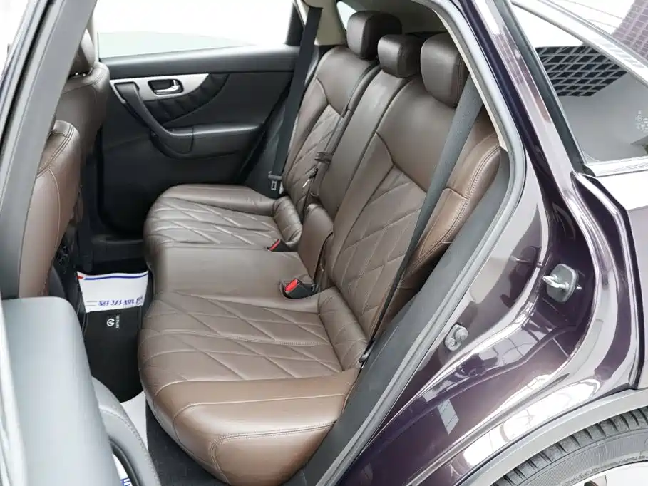 Infiniti QX70 — миниатюра 12