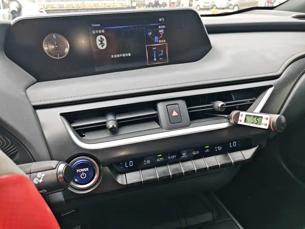 Lexus UX — миниатюра 13