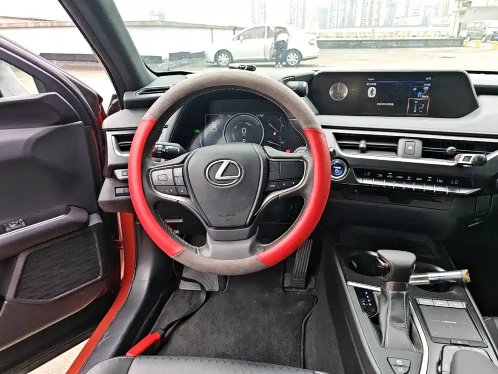 Lexus UX — миниатюра 11