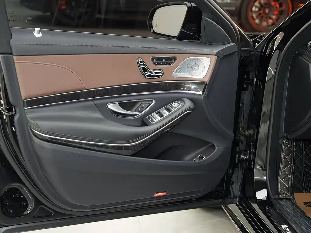 Mercedes-Benz S-Class — миниатюра 12
