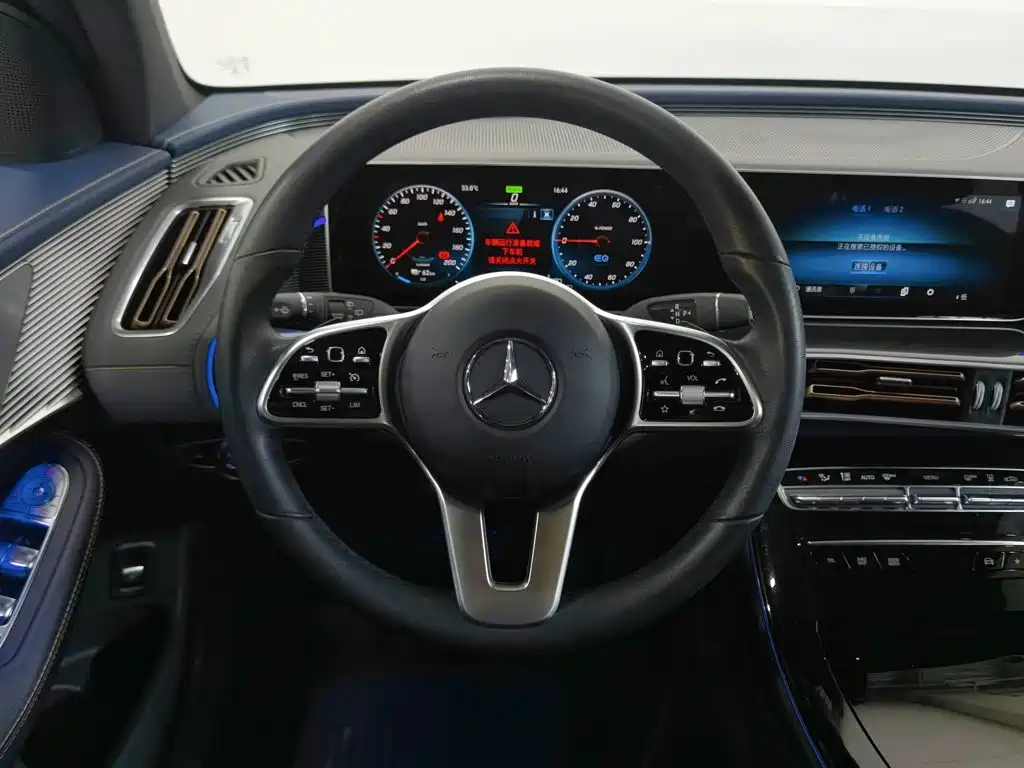 Mercedes-Benz EQC — миниатюра 11