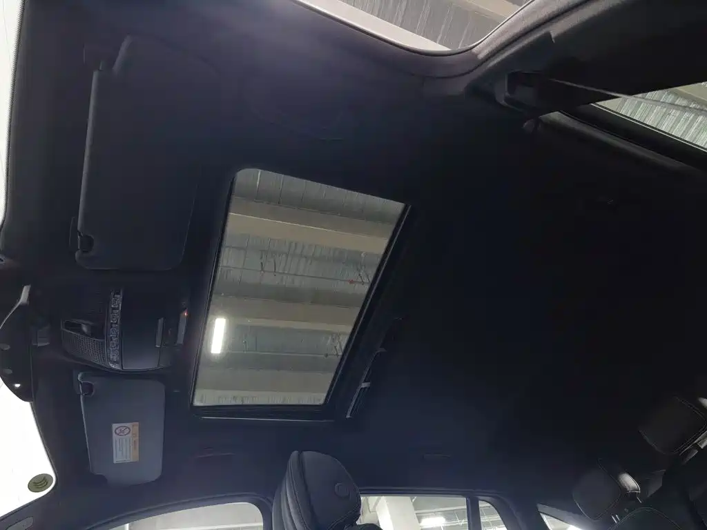 Mercedes-Benz EQC — миниатюра 14