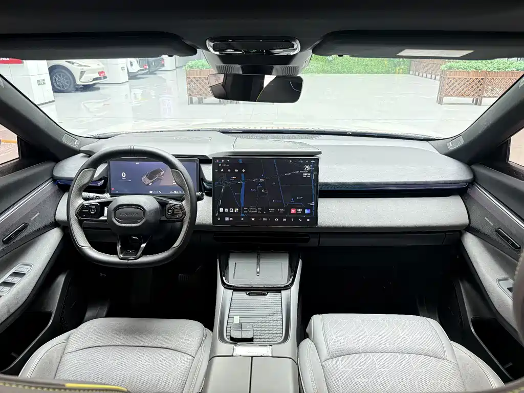 Lynk & Co 08 EM-P — миниатюра 12