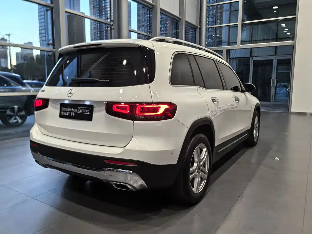 Mercedes-Benz GLB — миниатюра 16