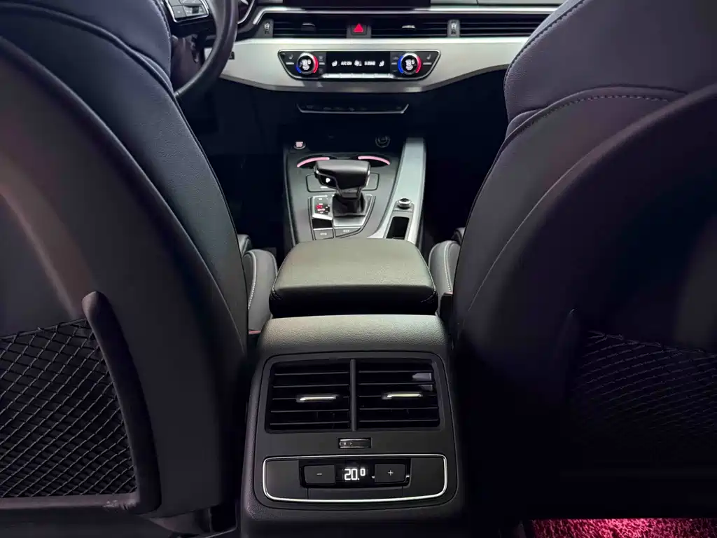 Audi A4L 2020 40 TFSI Luxury
