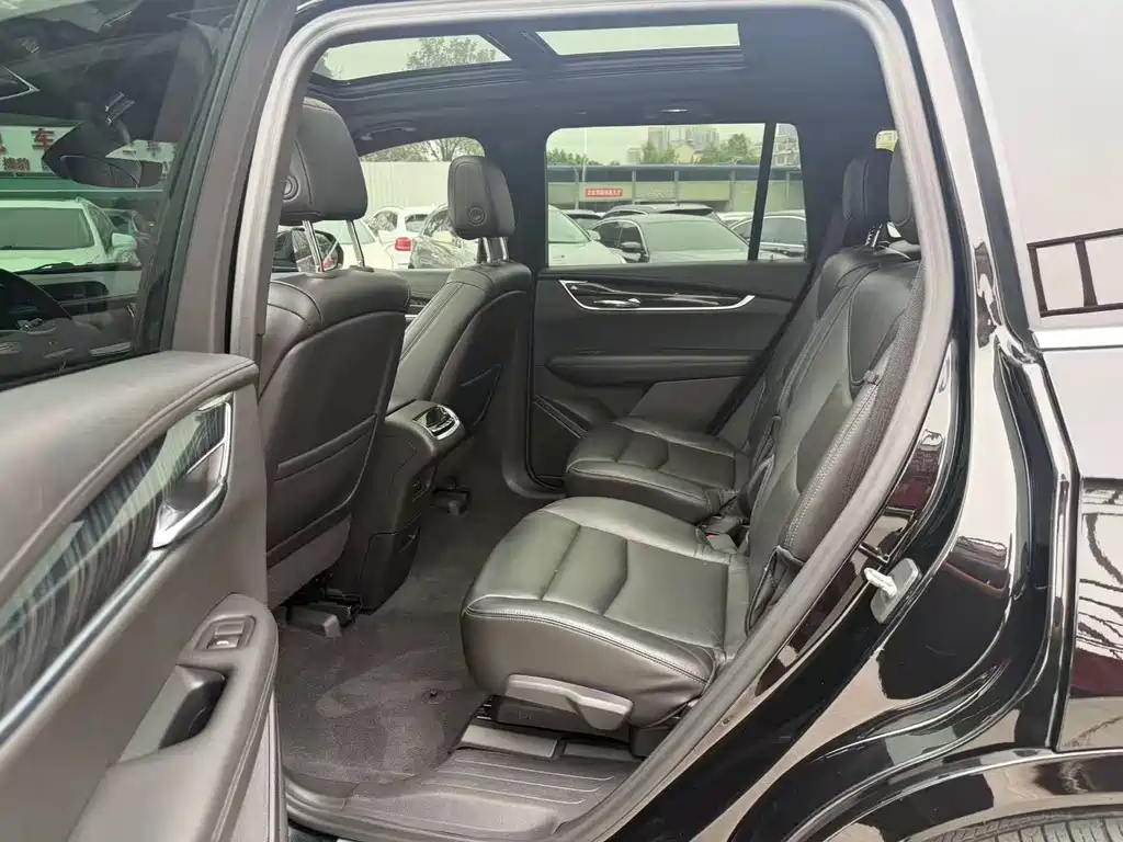 Cadillac XT6 — миниатюра 5