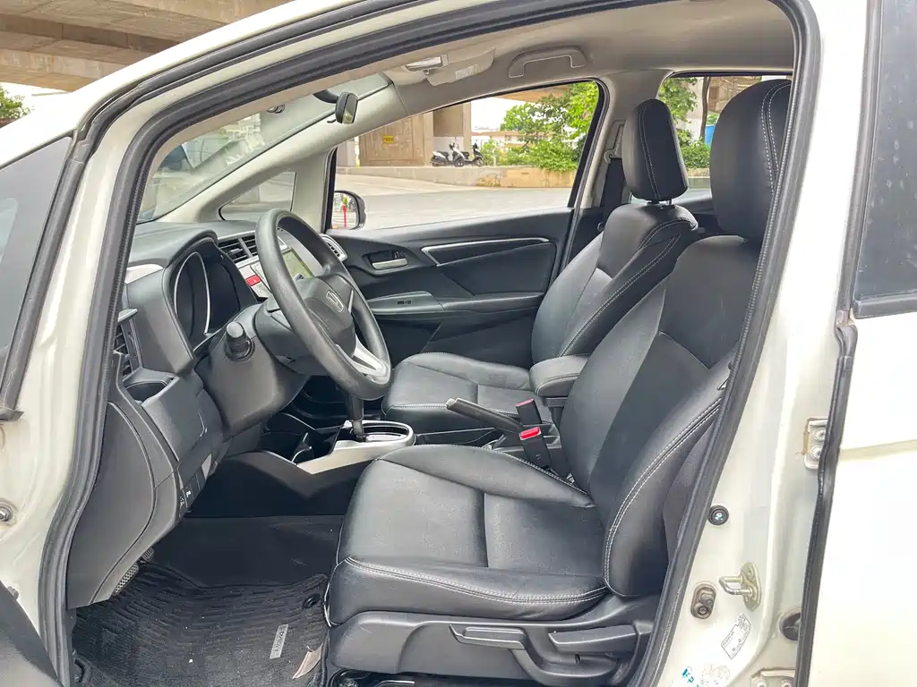 Honda Fit — миниатюра 7