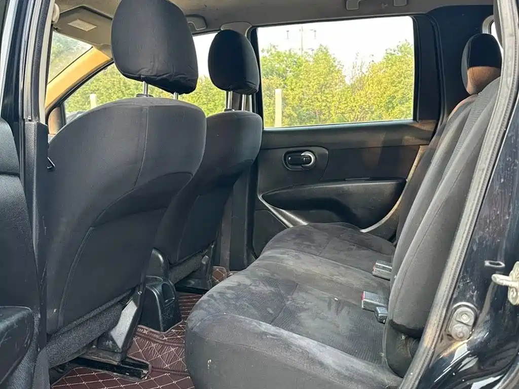 Nissan Livina — миниатюра 7