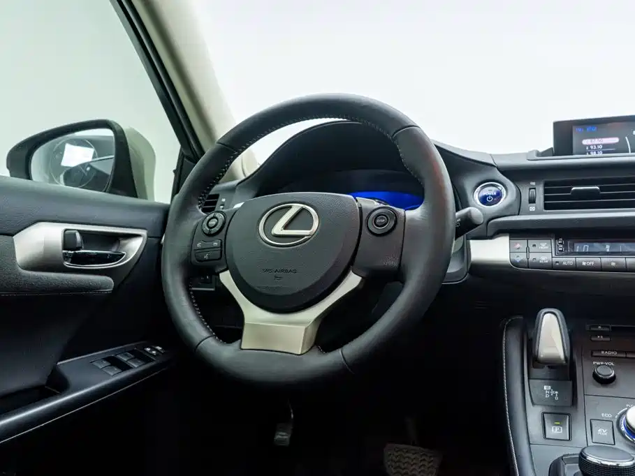 Lexus CT — миниатюра 19