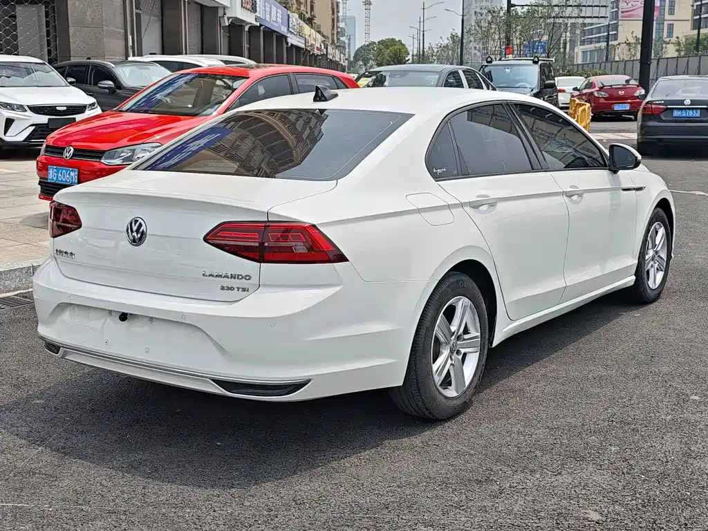 Volkswagen Lamando 2019 230TSI DSG V