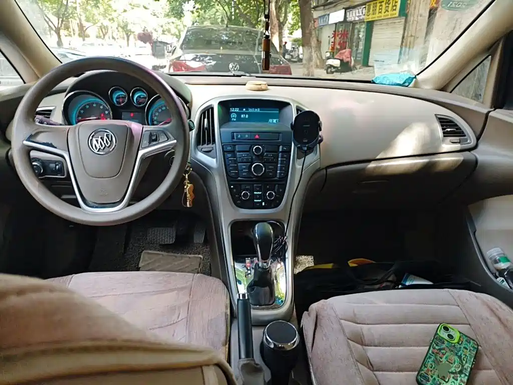 Buick Excelle — миниатюра 10