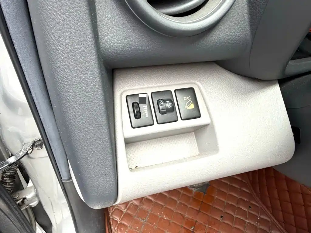 Toyota RAV4 — миниатюра 20