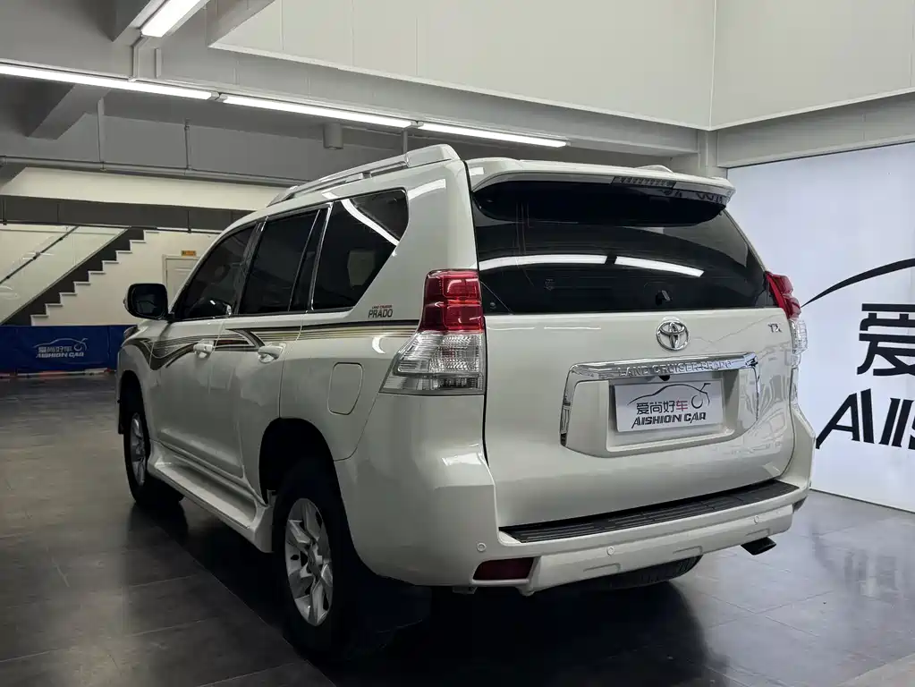 Toyota Land Cruiser Prado 2010 2.7L AT Standard