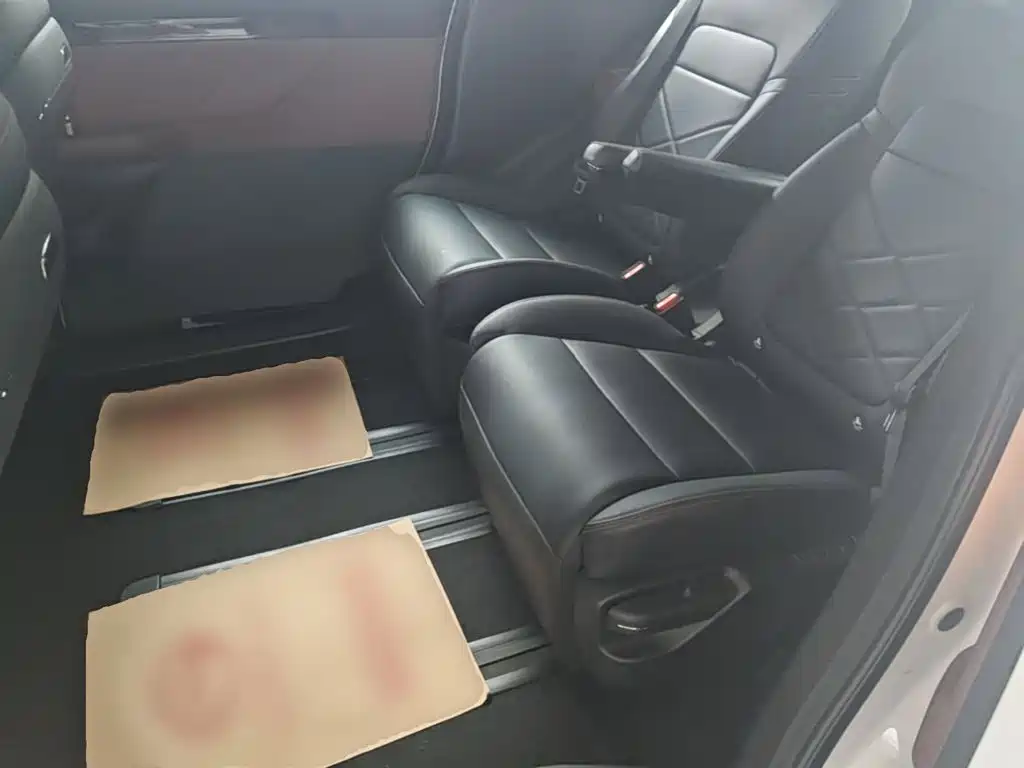 GAC Motor 传祺E8 PHEV — миниатюра 17