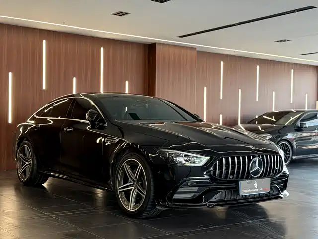 MERCEDES-BENZ AMG GT