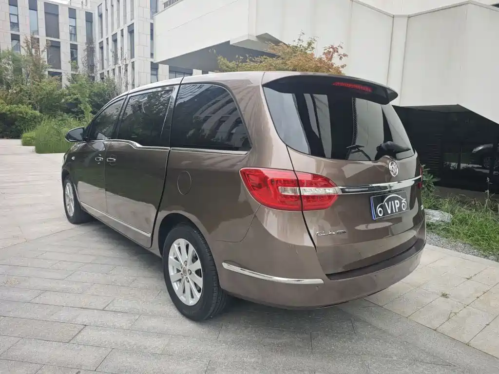 Buick GL8 — миниатюра 7
