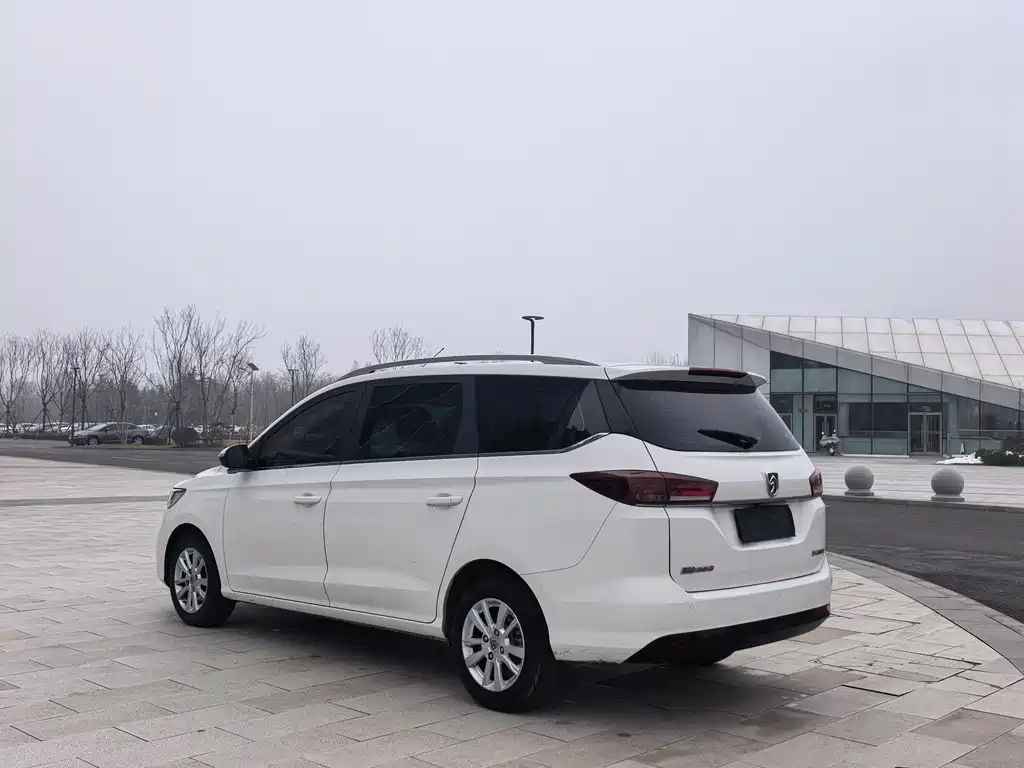 BAOJUN 360