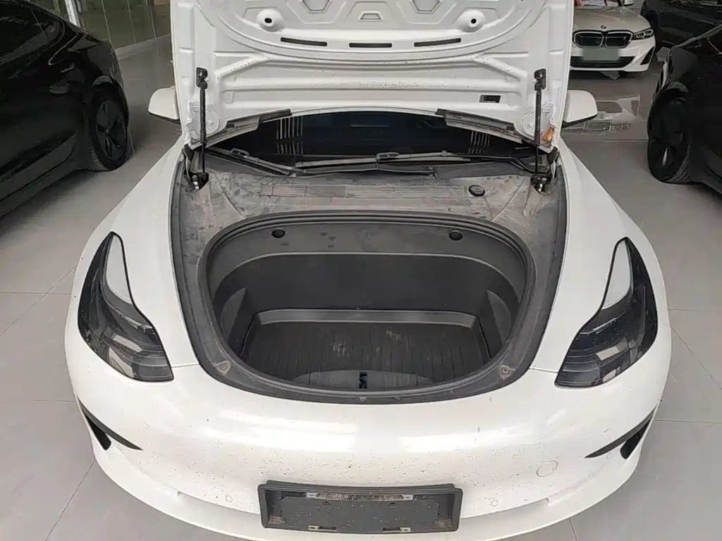 Tesla Model 3 — миниатюра 20